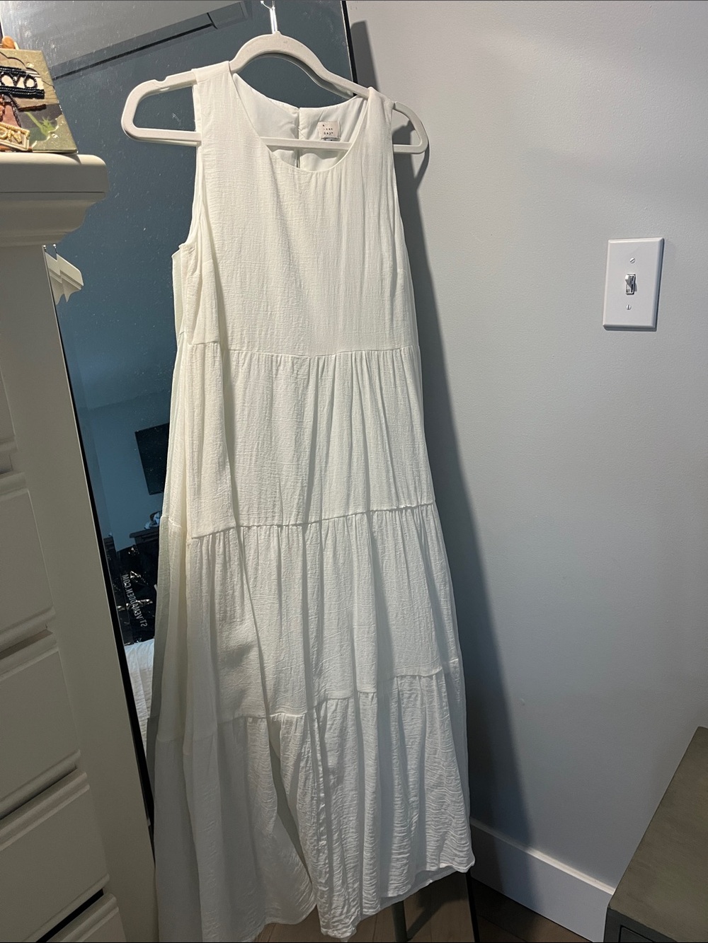 Women's White  Tiered Sleeveless Maxi Dress